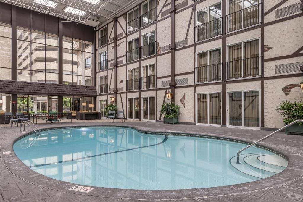 Best Western Plus The Normandy Inn & Suites — 4