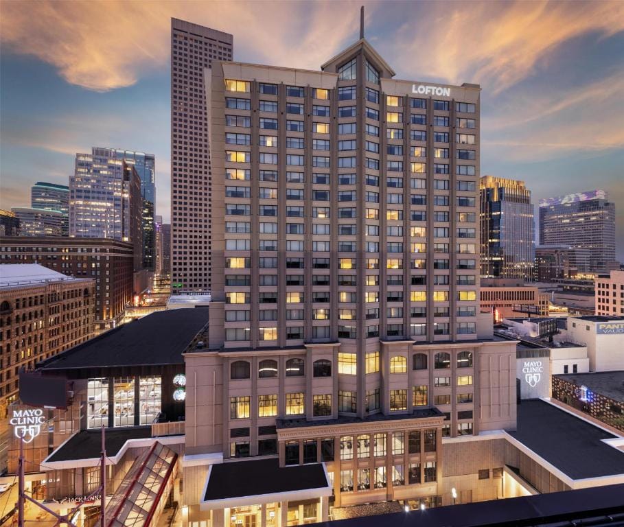 The Lofton Hotel Minneapolis, Tapestry Collection by Hilton — 4