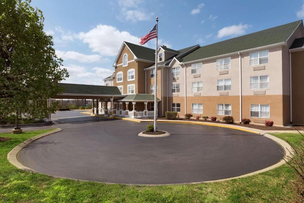 Country Inn & Suites by Radisson, Nashville, TN — 1