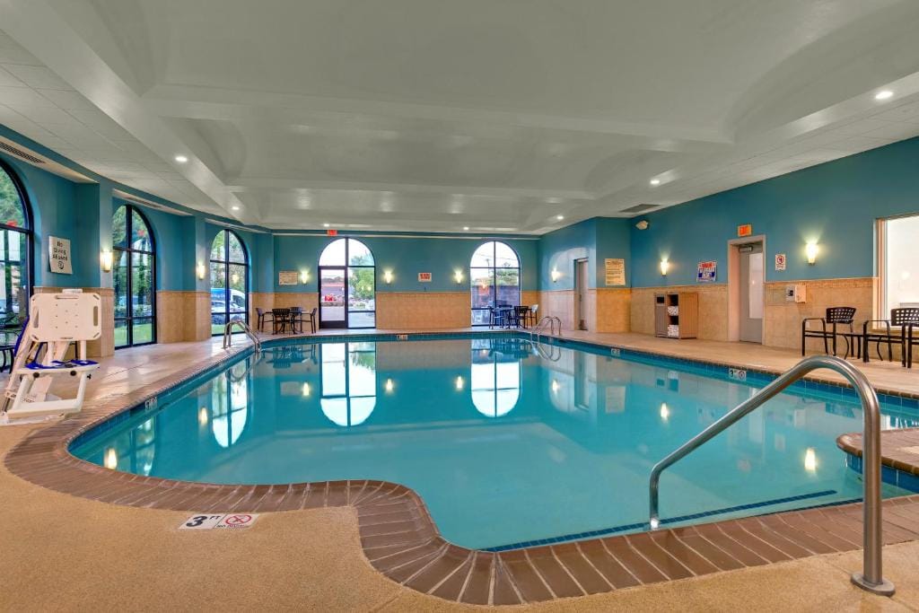 Holiday Inn Express Nashville-Opryland by IHG — 3