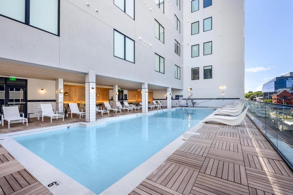 Motif Nashville's Hotel on Music Row — 4