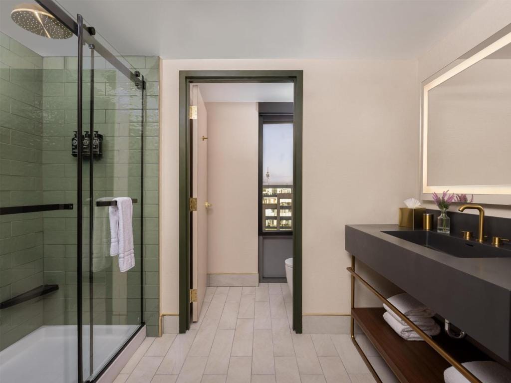 The Printing House Hotel, Tapestry Collection By Hilton — 3