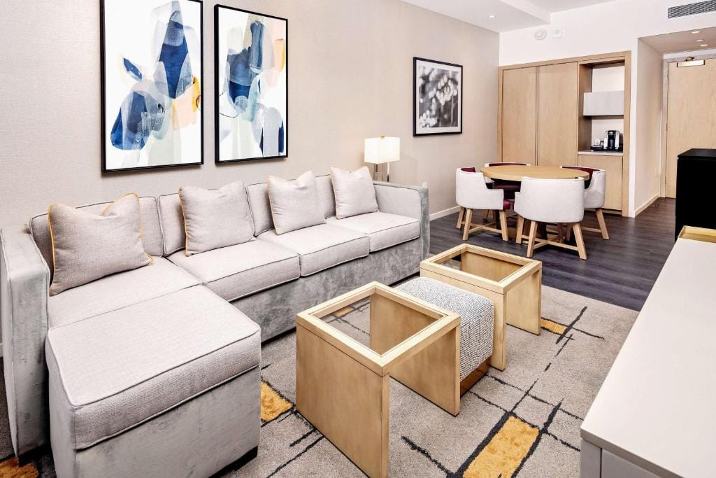 Hilton Club The Central at 5th New York — 4