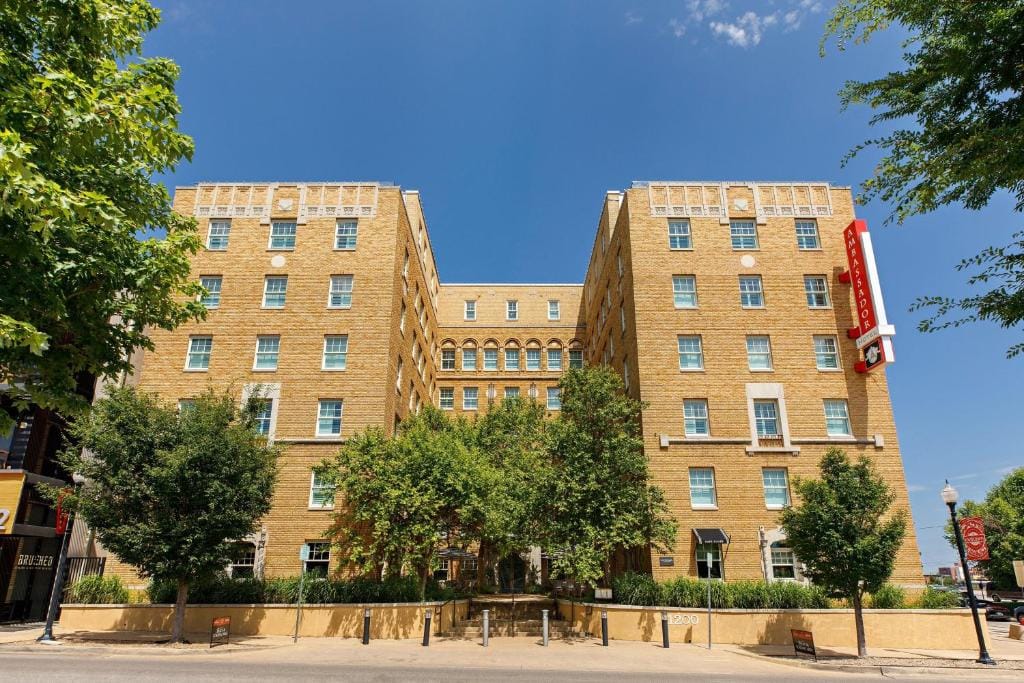 Ambassador Hotel Oklahoma City, Autograph Collection — 1