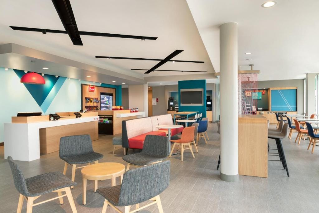 avid hotel Oklahoma City - Quail Springs by IHG — 4