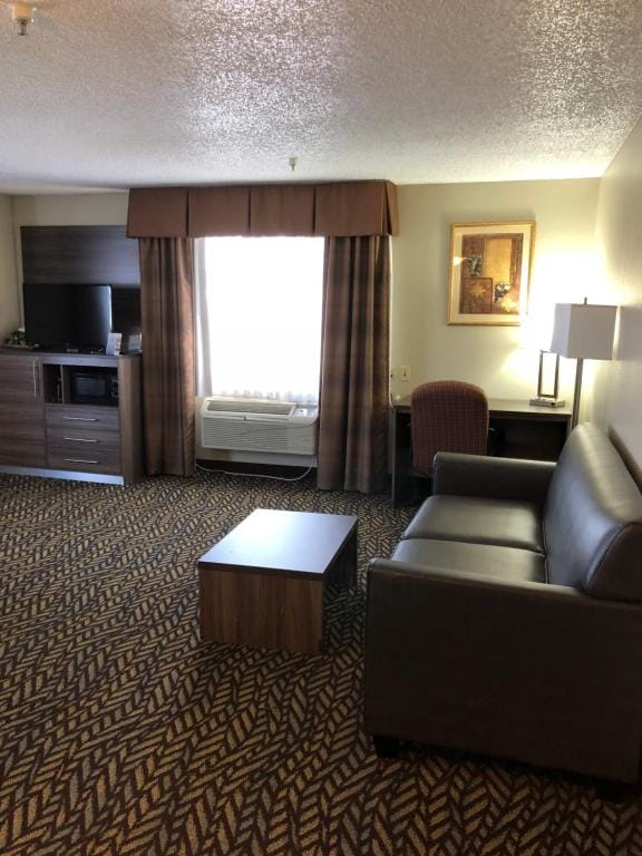 Baymont by Wyndham Oklahoma City Airport — 5