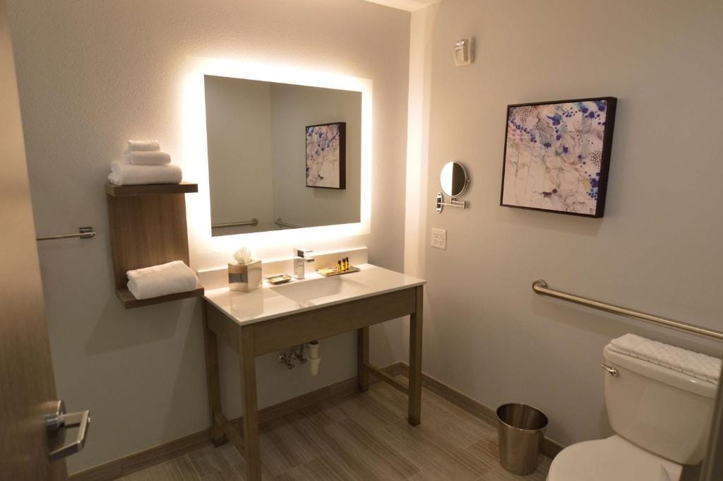 Best Western Plus Executive Residency Oklahoma City I-35 — 3