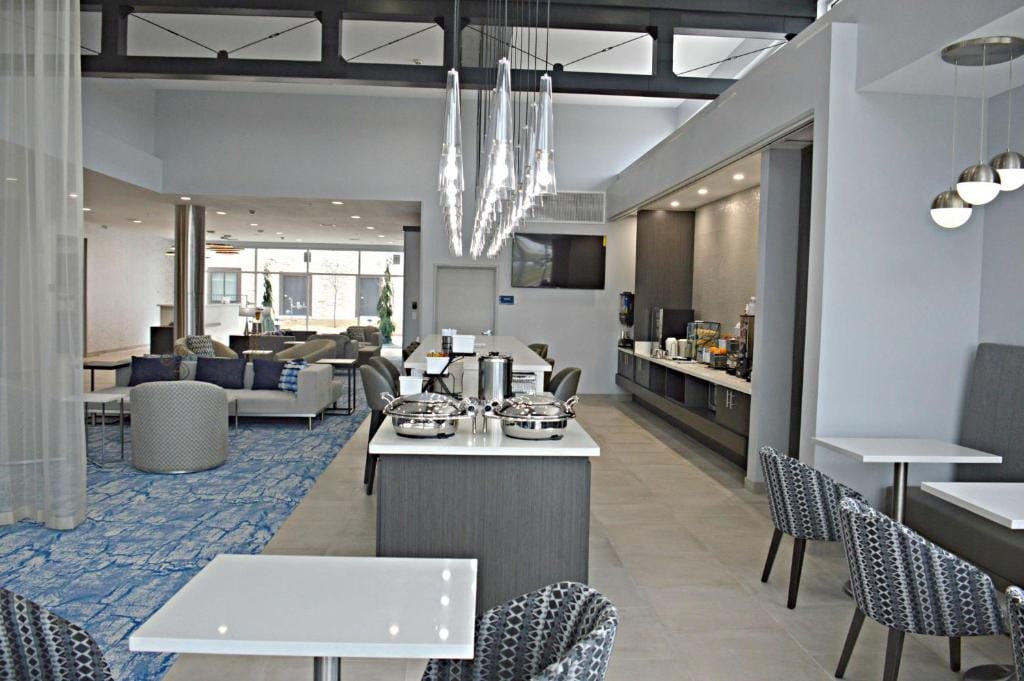 Best Western Plus Executive Residency Oklahoma City I-35 — 4