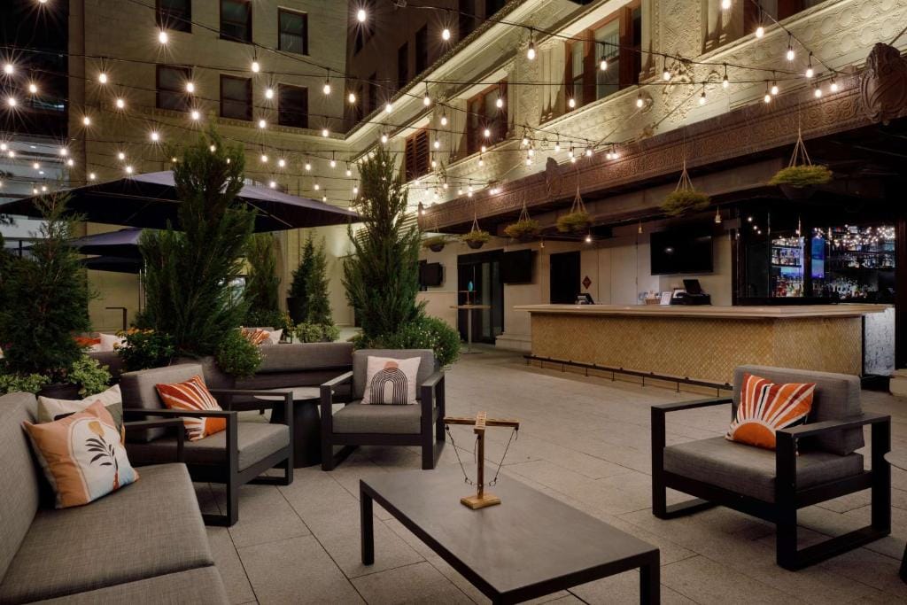 Colcord Hotel Oklahoma City, Curio Collection by Hilton — 5