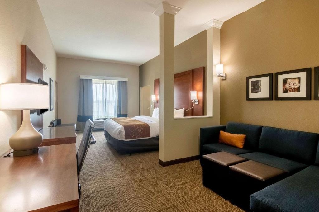 Comfort Suites Meridian and I-40 — 2