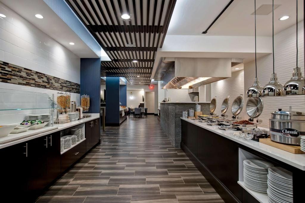 Embassy Suites By Hilton Oklahoma City Northwest — 4