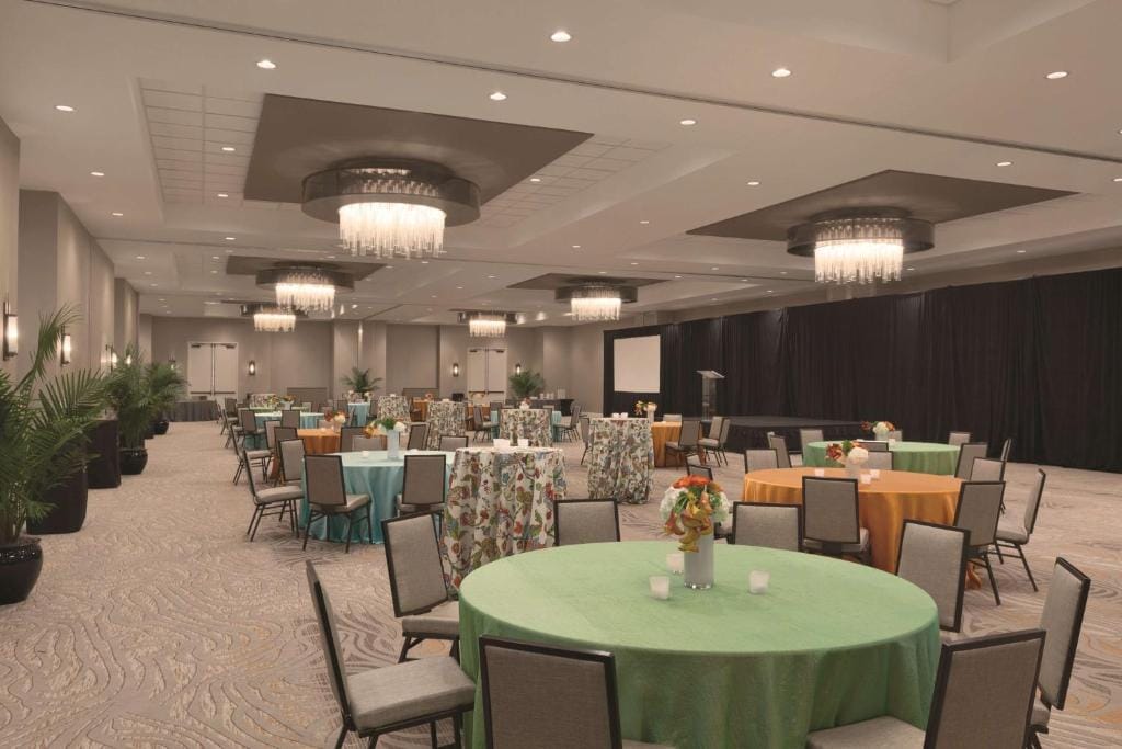 Embassy Suites Oklahoma City Downtown/Medical Center — 5