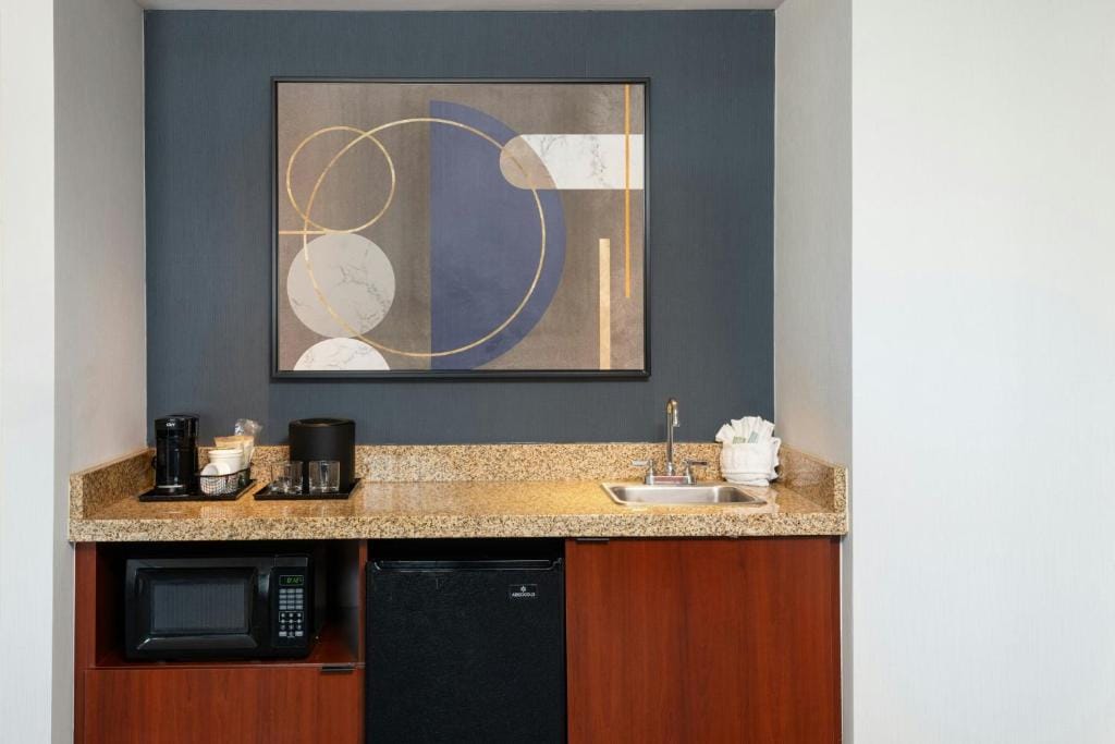 Courtyard by Marriott Omaha Aksarben Village — 3