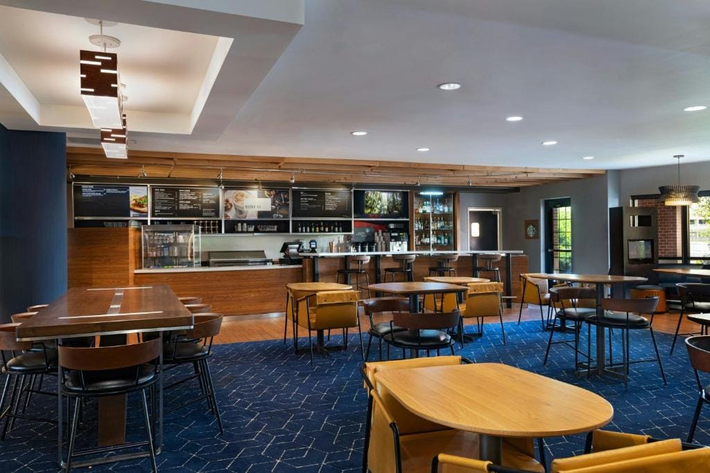 Courtyard by Marriott Omaha Aksarben Village — 5