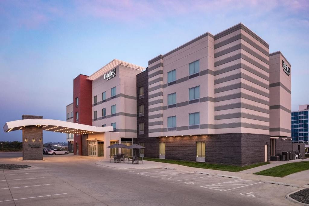 Fairfield by Marriott Inn & Suites Omaha at MH Landing — 1