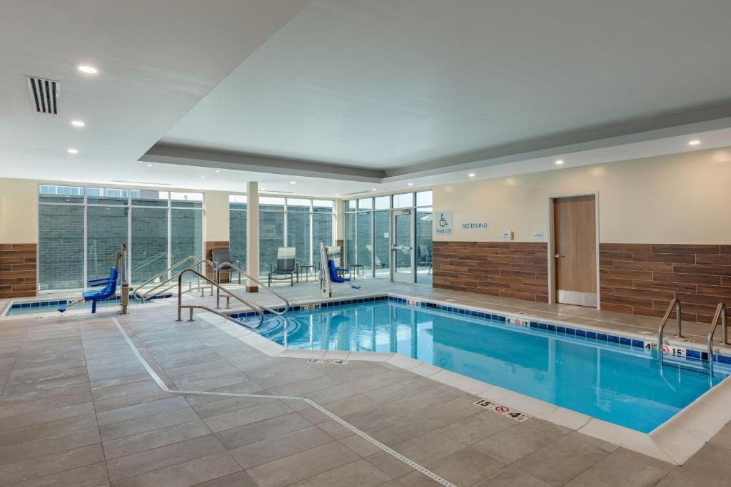 Fairfield by Marriott Inn & Suites Omaha at MH Landing — 4