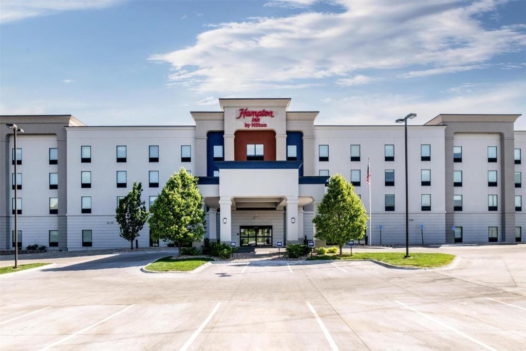 Hampton Inn Omaha/West Dodge Road, Old Mill — 1