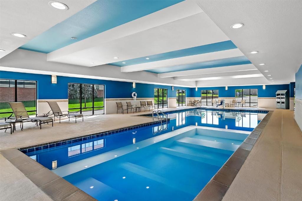Hampton Inn Omaha/West Dodge Road, Old Mill — 4