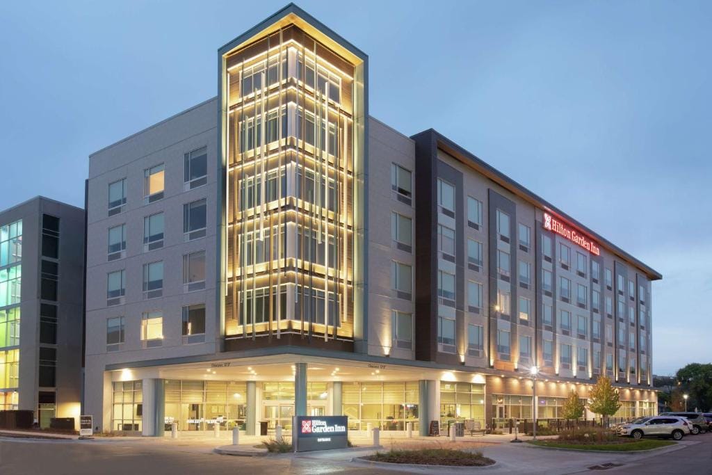 Hilton Garden Inn Omaha Aksarben Village — 1