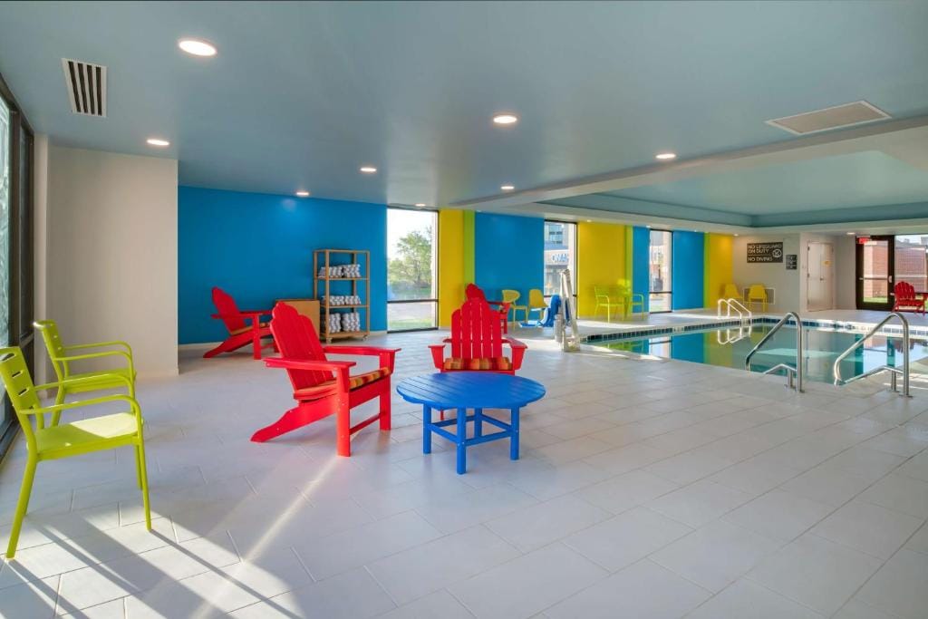 Home2 Suites by Hilton Omaha I-80 at 72nd Street, NE — 4
