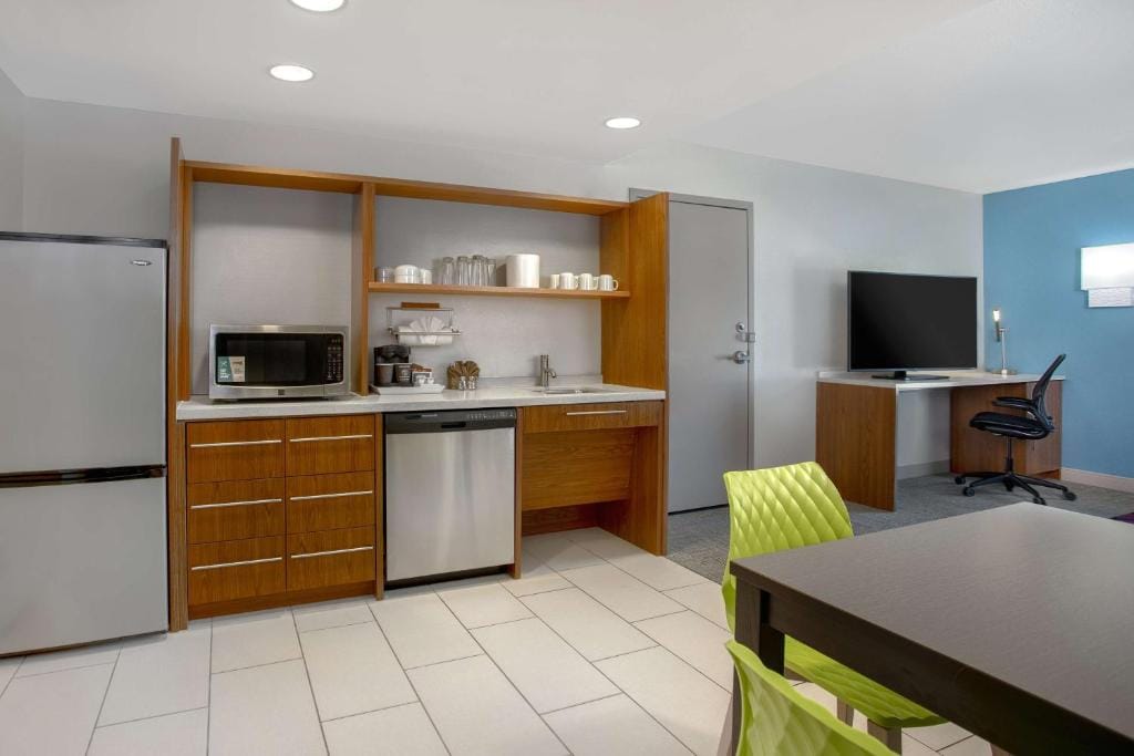 Home2 Suites By Hilton Omaha West — 5