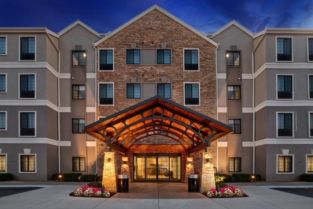 Staybridge Suites Omaha 80th and Dodge by IHG — 3