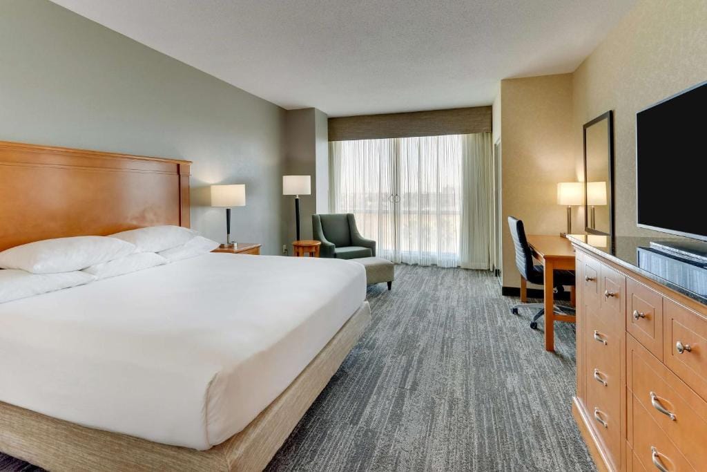 Drury Inn & Suites Orlando near Universal Orlando Resort — 2