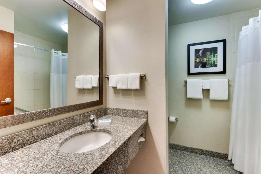 Drury Inn & Suites Orlando near Universal Orlando Resort — 3