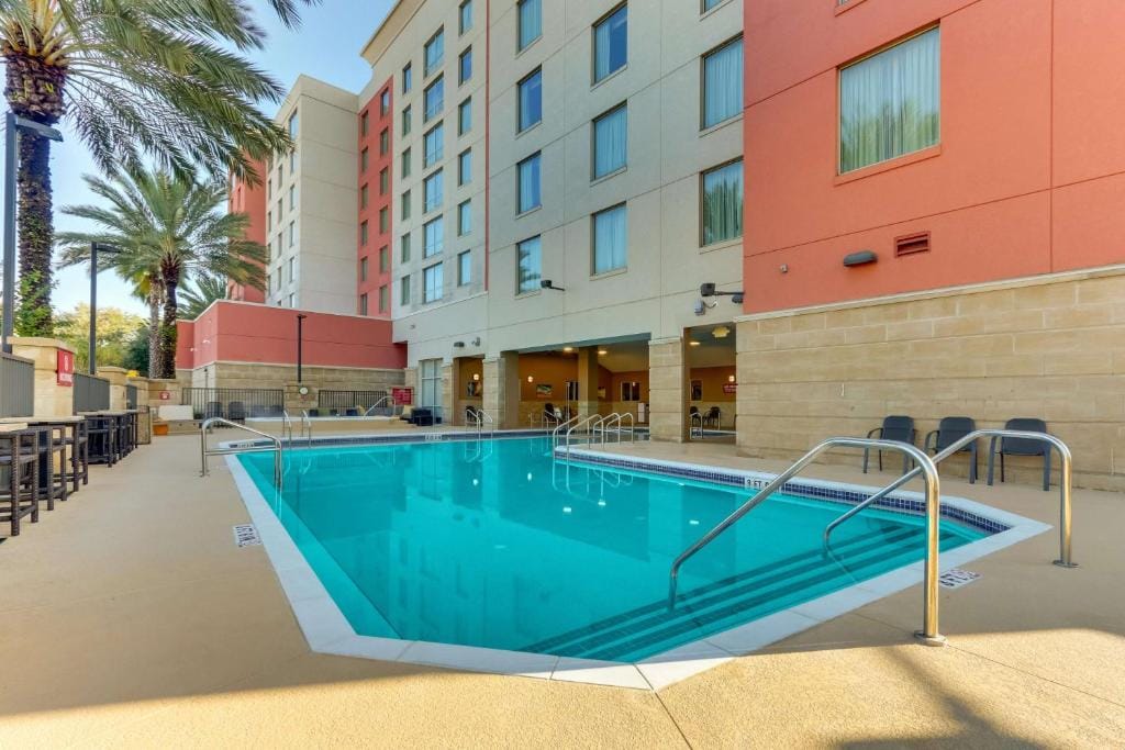 Drury Inn & Suites Orlando near Universal Orlando Resort — 4