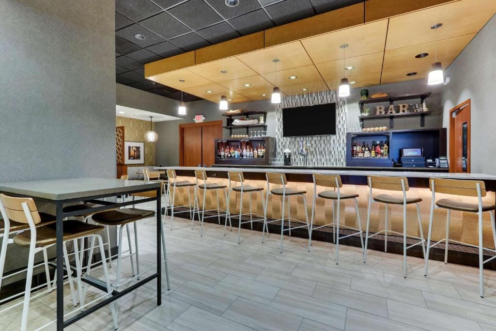 Drury Inn & Suites Orlando near Universal Orlando Resort — 5