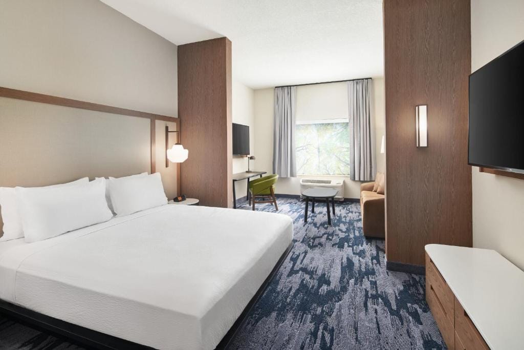 Fairfield by Marriott Inn & Suites Orlando at Millenia — 2