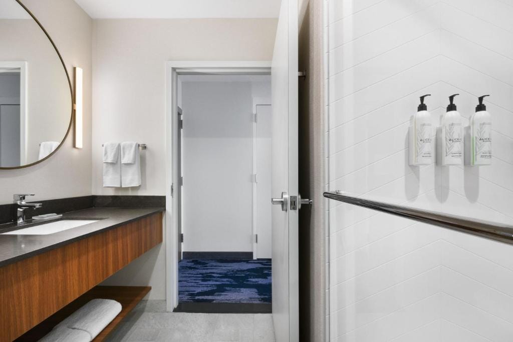 Fairfield by Marriott Inn & Suites Orlando at Millenia — 3
