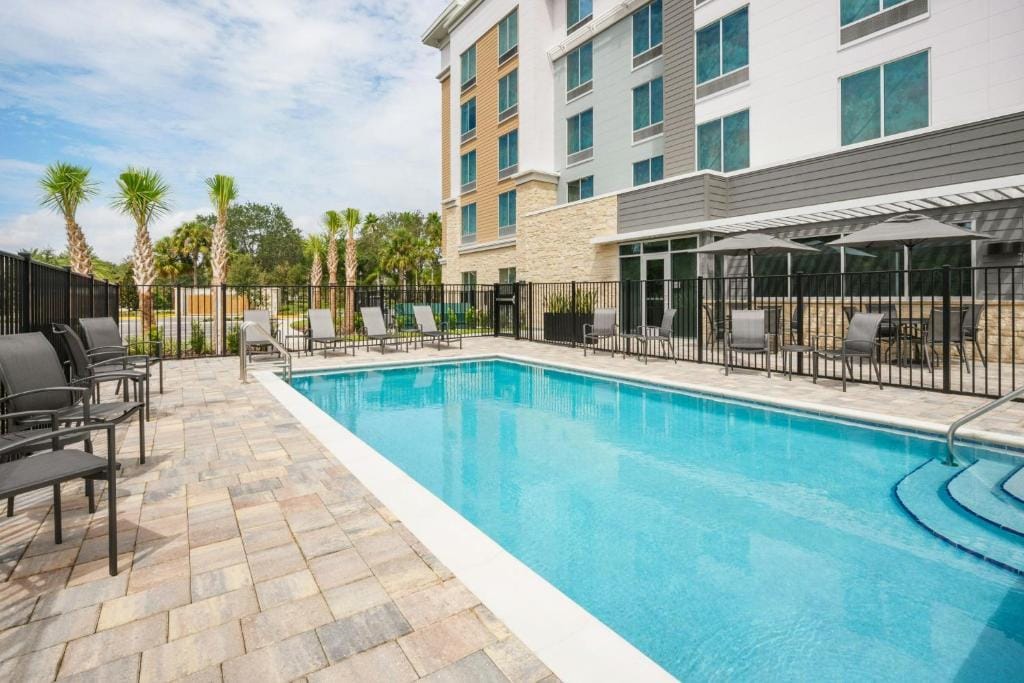 Fairfield by Marriott Inn & Suites Orlando at Millenia — 4