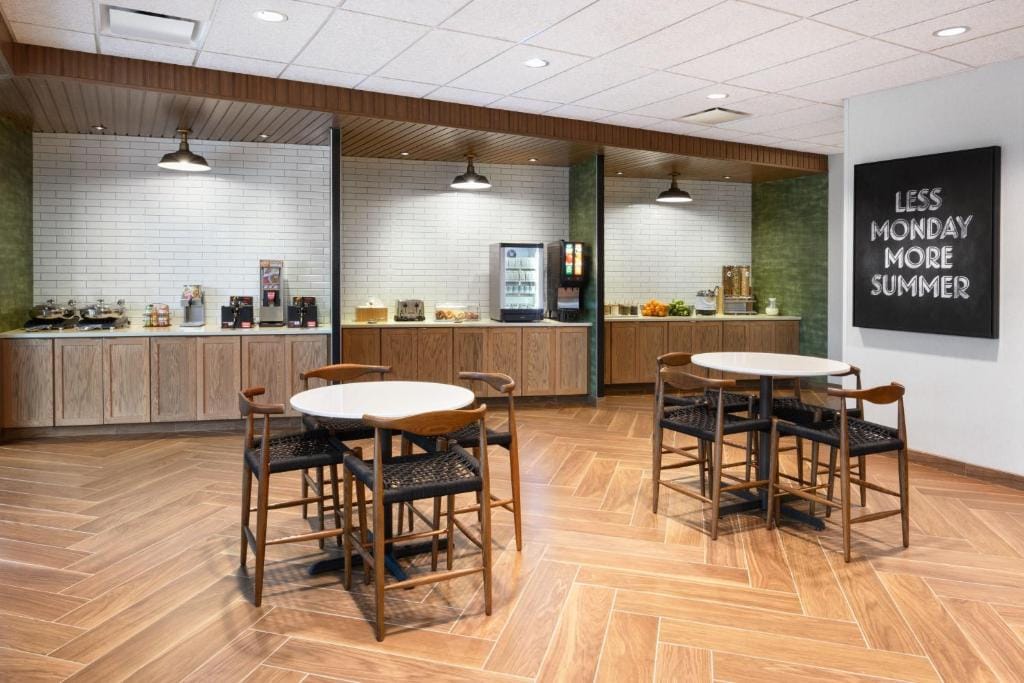 Fairfield by Marriott Inn & Suites Orlando at Millenia — 5