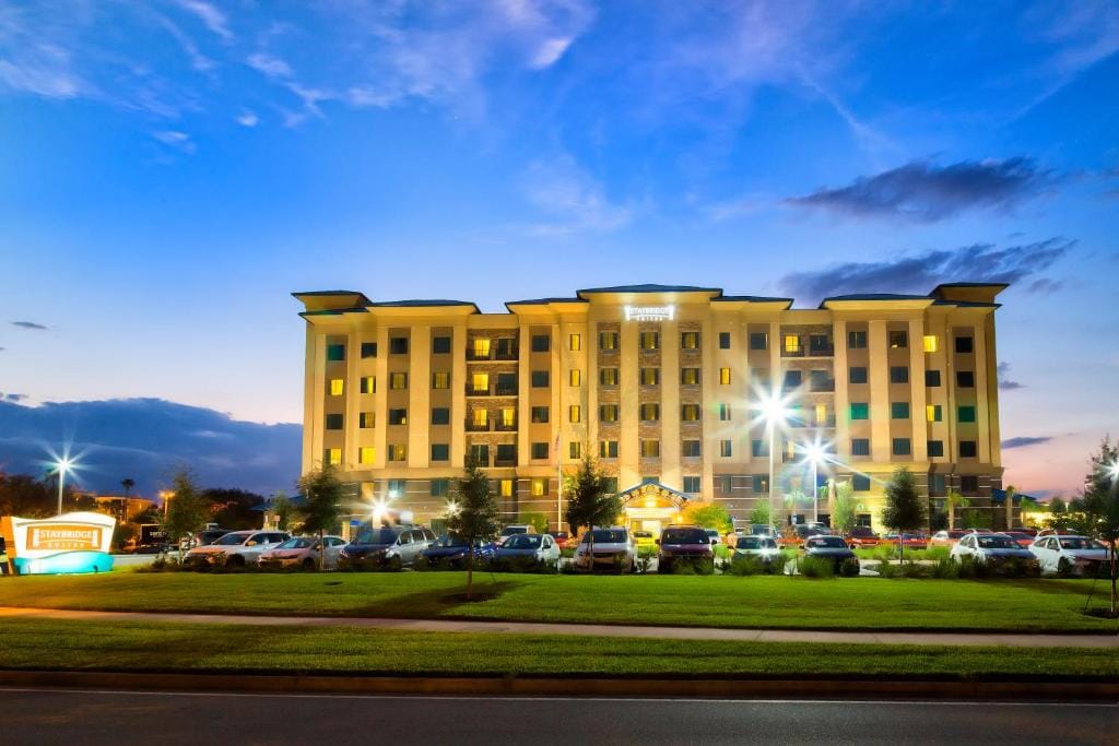 Staybridge Suites Orlando at SeaWorld by IHG - Free Breakfast & Shuttle to SeaWorld Parks
