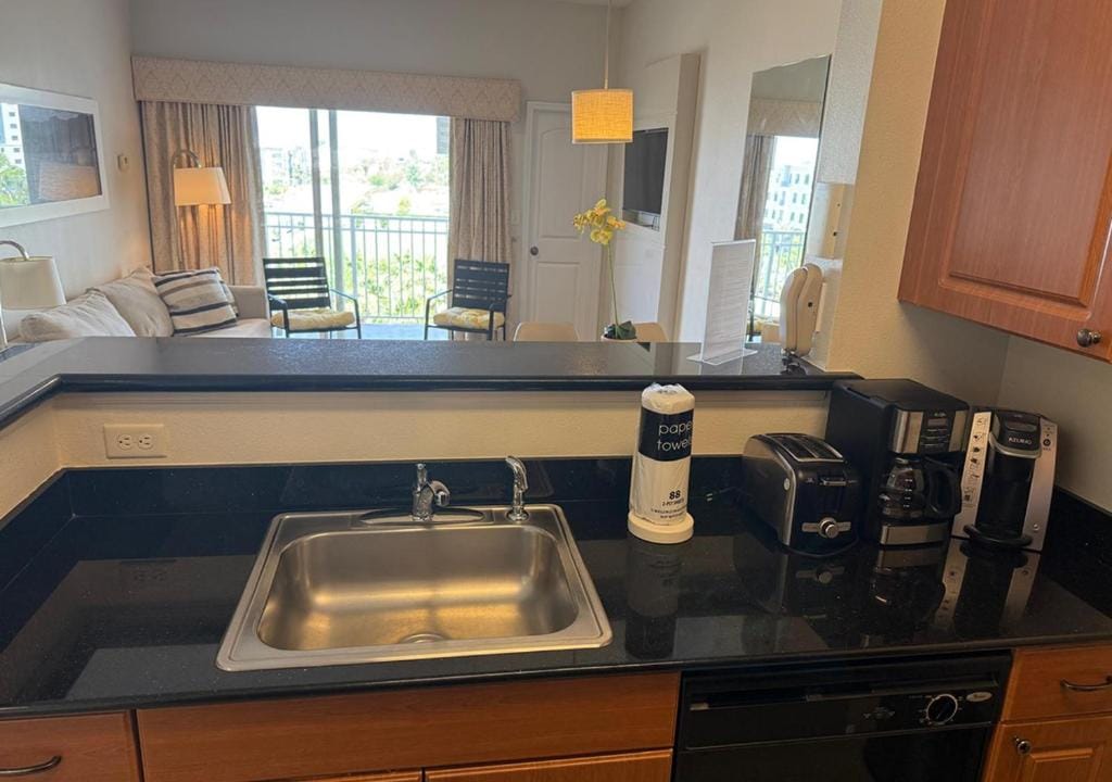 The Point Hotel Apartment 603 Near to Universal — 3