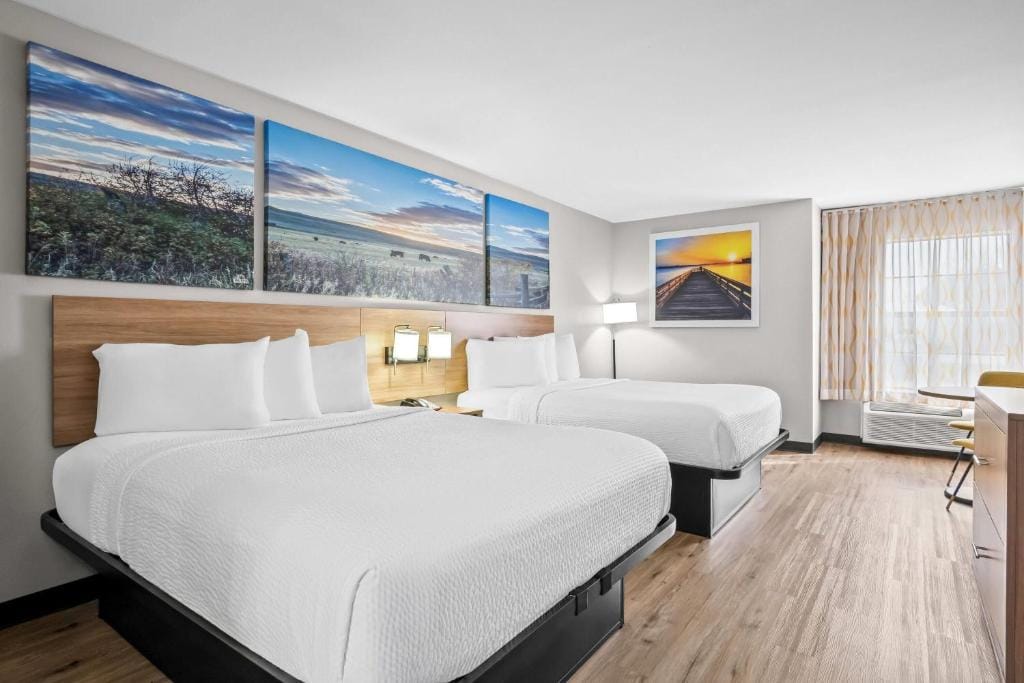 Days Inn by Wyndham Dallas Plano — 2