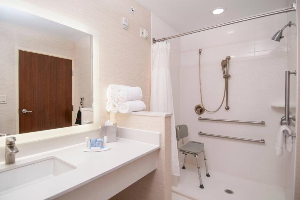 Fairfield Inn & Suites by Marriott Dallas Plano North — 3