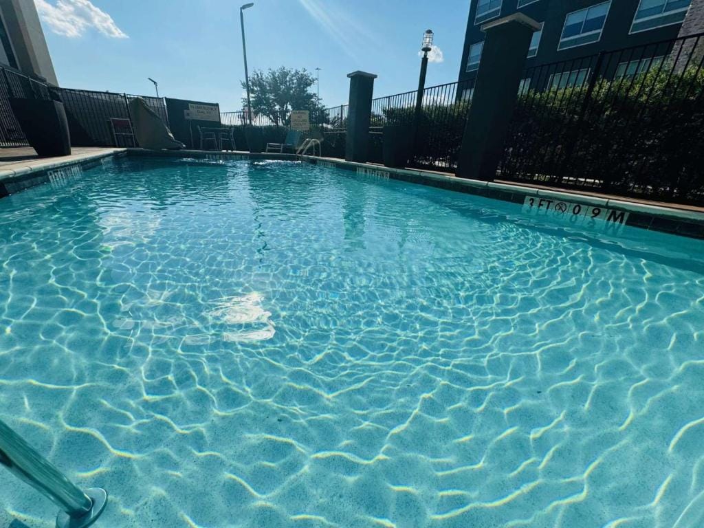 Hampton Inn & Suites Dallas/Plano Central — 2