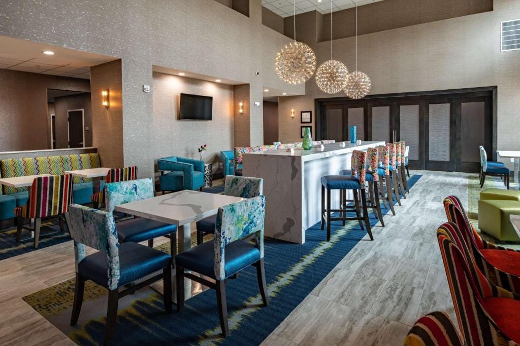 Hampton Inn & Suites Dallas/Plano Central — 3