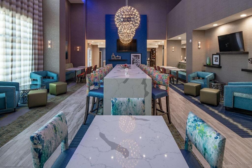 Hampton Inn & Suites Dallas/Plano Central — 4