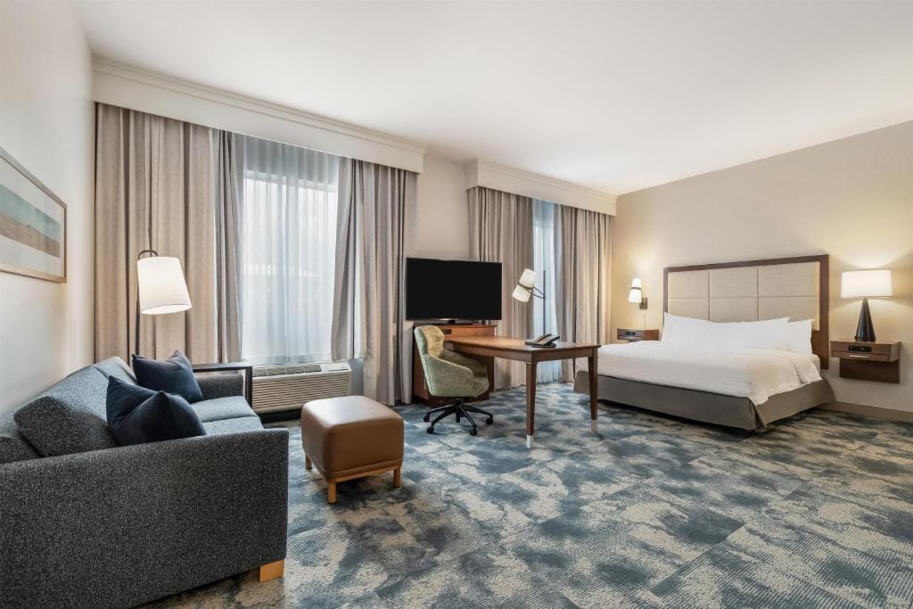 Hampton Inn & Suites Dallas/Plano-East — 2