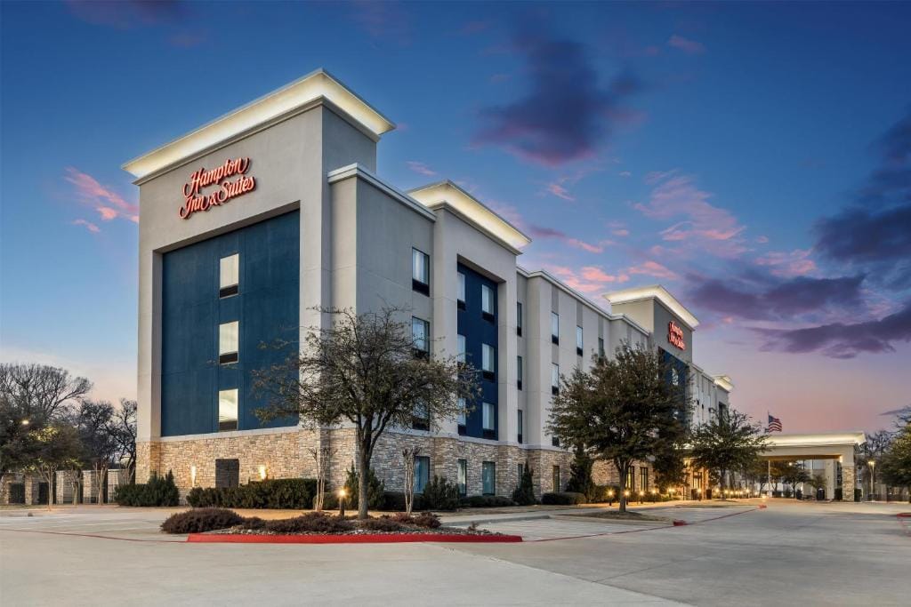 Hampton Inn & Suites Dallas/Plano-East — 5