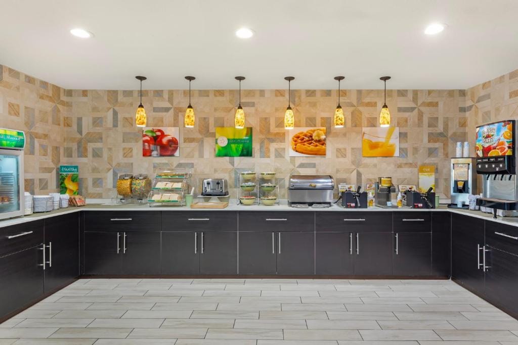 Quality Inn & Suites Plano East - Richardson — 3