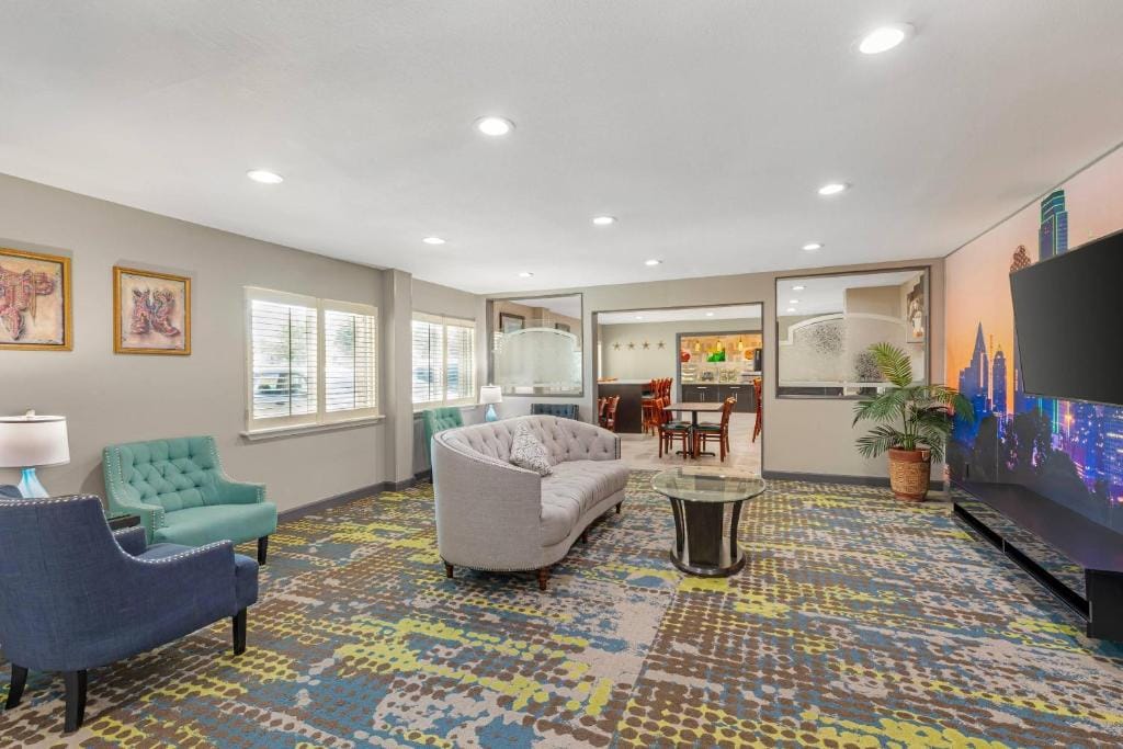 Quality Inn & Suites Plano East - Richardson — 4