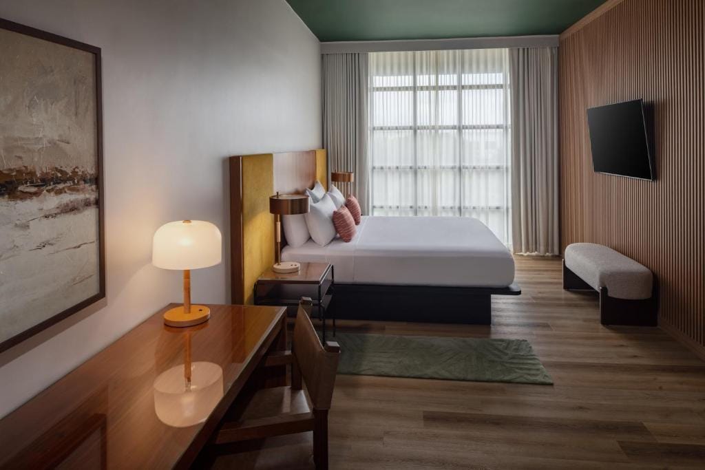 The Clara Hotel Plano, Tapestry Collection by Hilton — 2