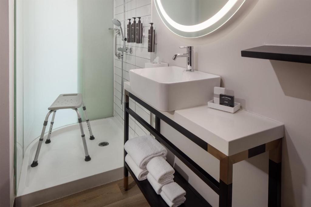 The Clara Hotel Plano, Tapestry Collection by Hilton — 3