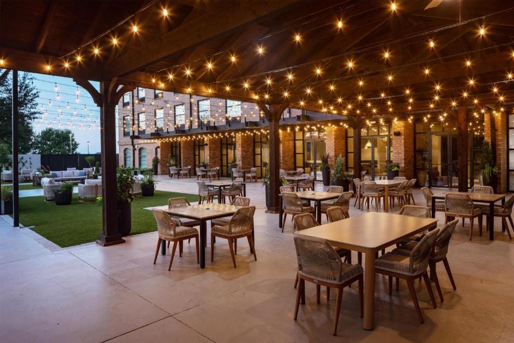 The Clara Hotel Plano, Tapestry Collection by Hilton — 5