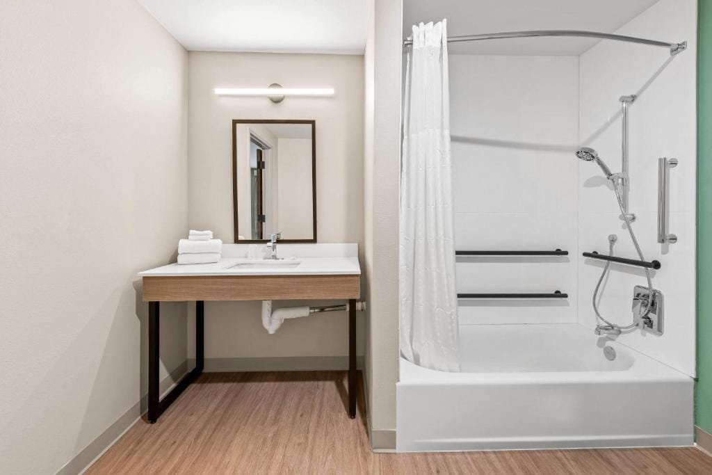 ECHO Suites Extended Stay by Wyndham Reno — 3