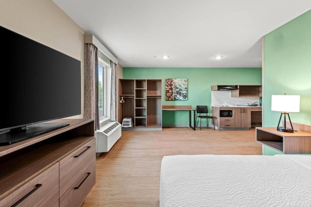 ECHO Suites Extended Stay by Wyndham Reno — 5